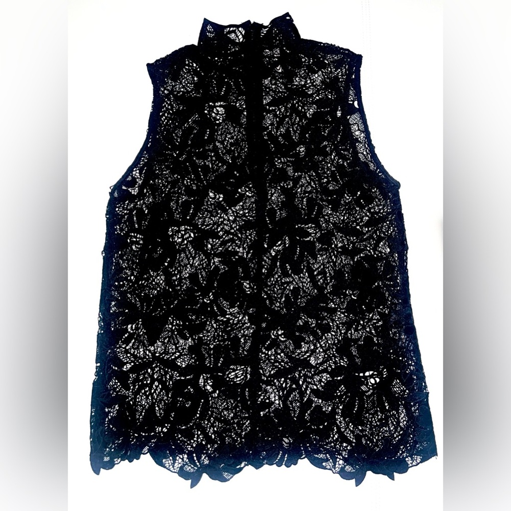 H&M -Elegant Black Lace Sleeveless Top w/ back zipper Size small-white label